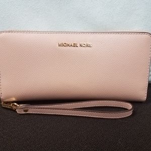 Michael Kors Wristlet Wallet